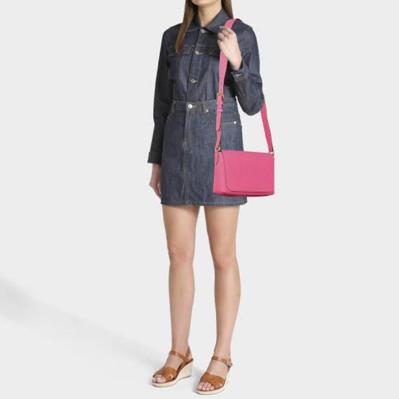 กระเป๋า BURBERRY Crossbody Bag สี Neon Pink