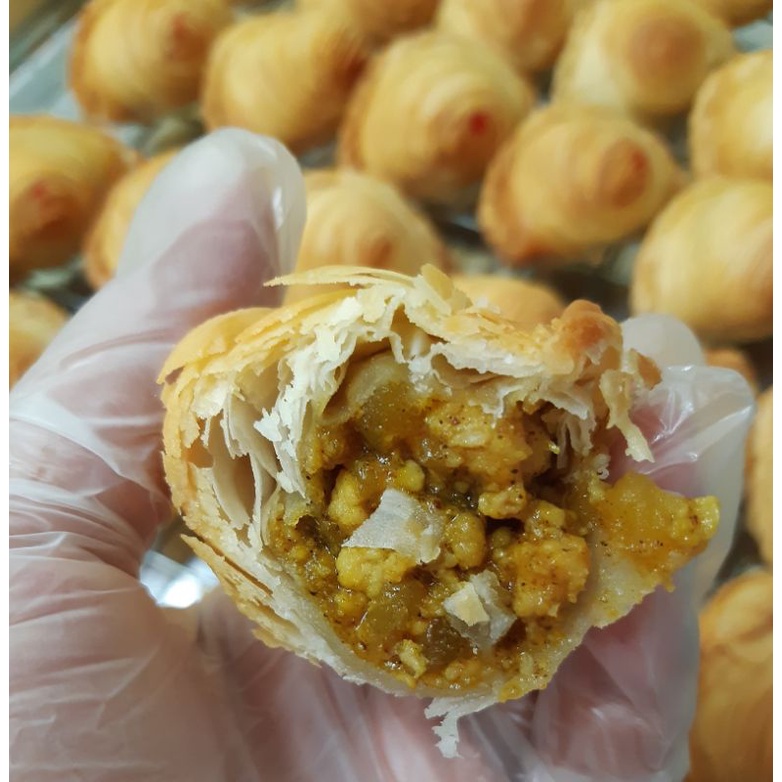 กะหรี่ปั๊บไส้ไก่/บรรจุกล่องละ5ชิ้น