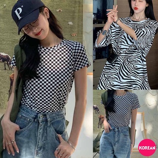 🎀Korean Fashion🎀เสื้อยืดพิมพ์ลายแฟชั่นขาวดำ คอกลมแขนสั้น 2 ลาย