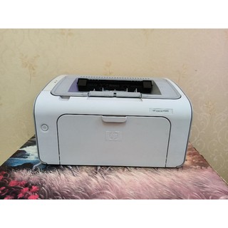 ปริ้นเตอร์ HP LaserJet P1005 มือสอง สภาพดี ขาวดำ (ผ่านการทดสอบโดยช่างก่อนขายทุกเครื่อง)