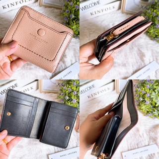 🎀 (สด-ผ่อน) กระเป๋าสตางค์ 2พับใบเล็ก สีเบจ M0014215 Marc Jacobs Mini Empire City Compact Leather Wallet- Ballet