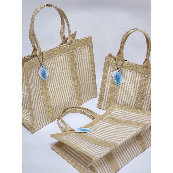 กระเป๋าพลาสติกสานเนื้อหนา. Bag.it.all_th  Carry All Pam เบจ