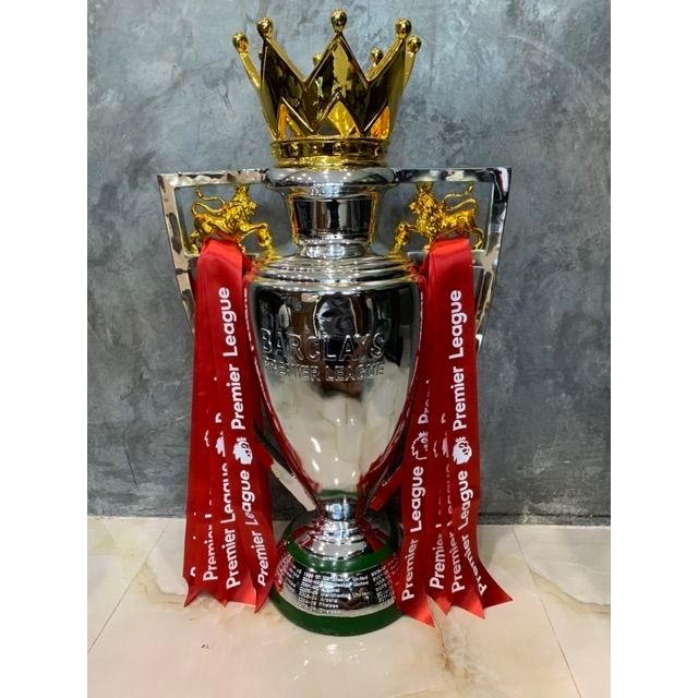 ถ้วยพรีเมียร์ลีก #ปี2020 สลักชื่อ Liverpool ⚽️ ถ้วยแชมป์เปียนลีก 🎇🎆🎇🏆