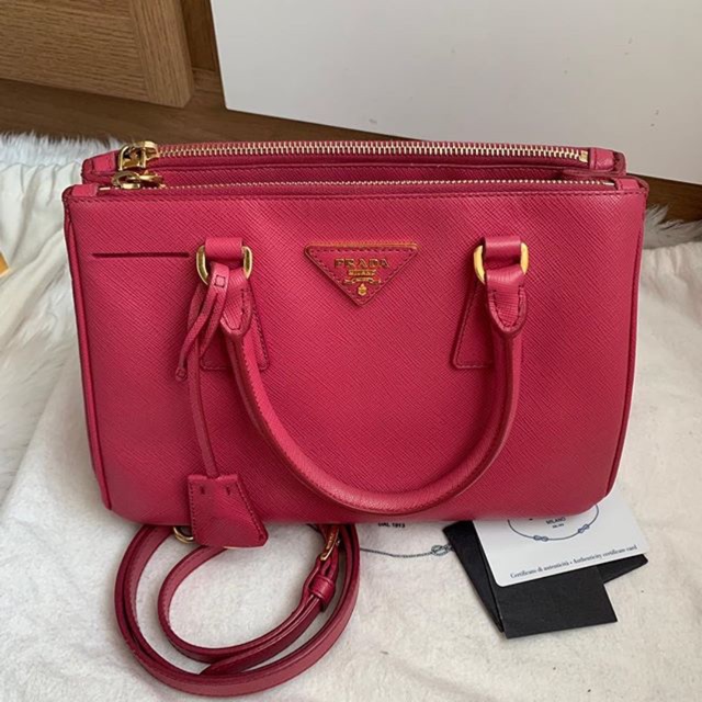 Prada saffiano 25