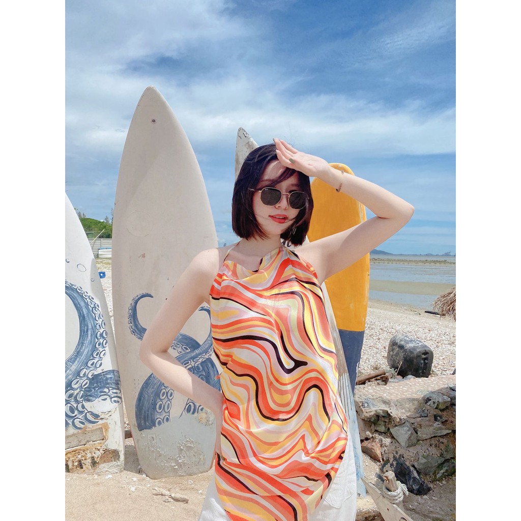 SLYQ GRAPHIC PRINT SCARF HALTER TOP