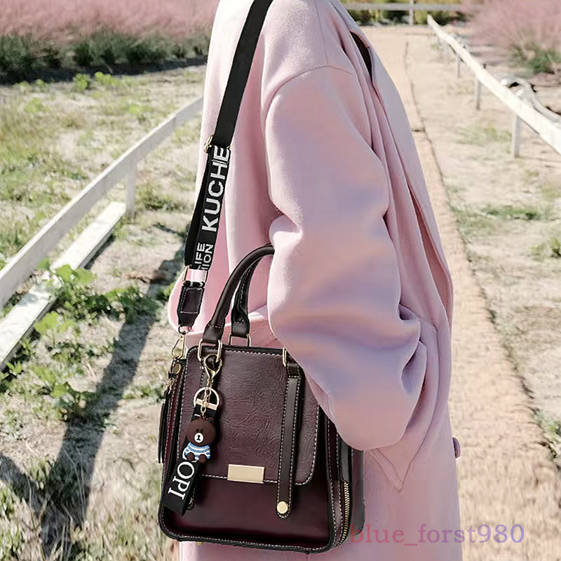 One shoulder crossbody bag  celebrity hot style crossbody bag Fashionable handbag blue