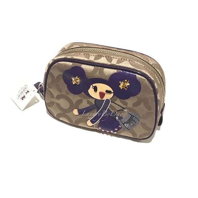 New​ Coach cosmetic bag limited edition 💕