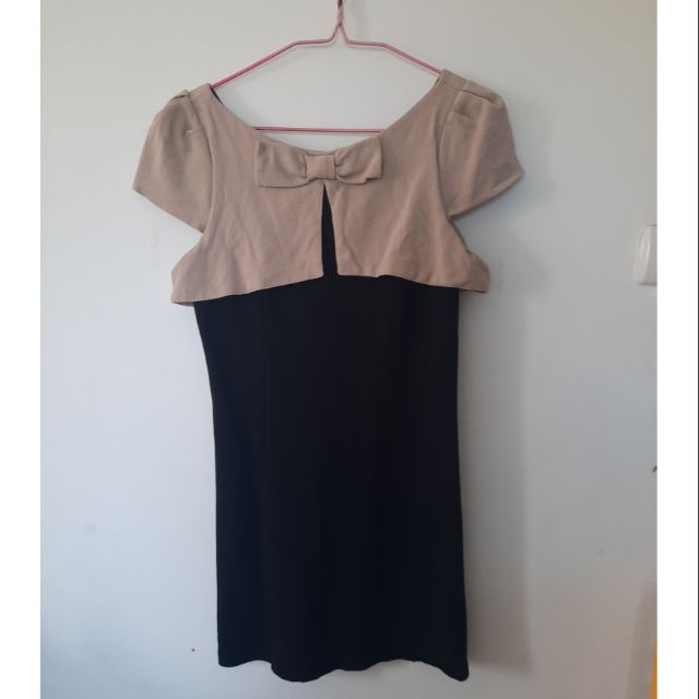 เดรสแบรนด์ river island