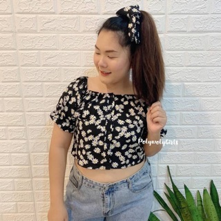 พร้อมส่ง‼️เสื้อผ้าสาวอวบ 🌸 Newww in พร้อมส่งค่า เสื้อค็อปลายดอกเดซี่เล็กๆ เนื้อผ้าวูลพีช ใส่สบาย แขนตุ๊กตา