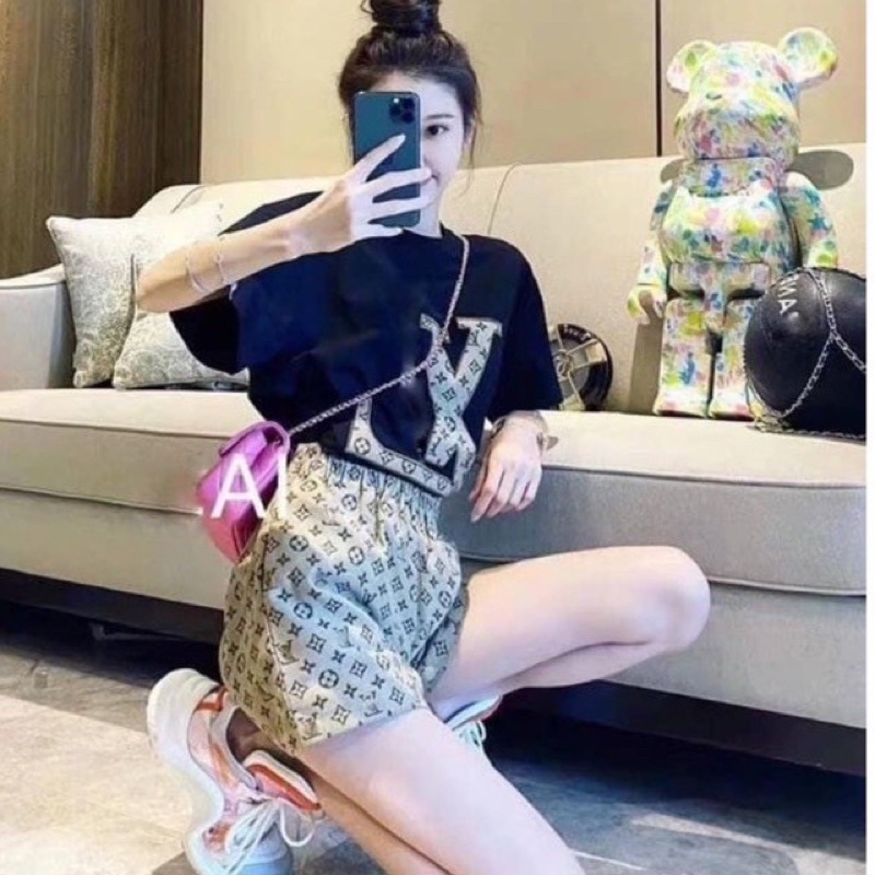 ชุดเซ็ท หลุยส์ (LV) น่ารักมาก ❤️😍 เสื้อยืด เซ็ทกางเกงขาสั้น🔥พร้อมส่ง🔥ผ้ายืด  ผ้านิ่ม ใส่สบาย