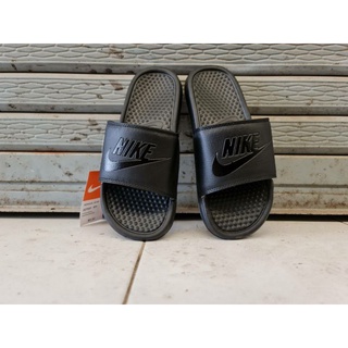 รองเท้าแตะ nike สินค้าพร้อมส่งนิ่มใส่สบายสำหรับผู้หญิงและผู้ชาย
