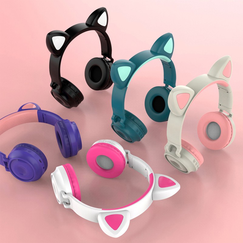 Holiday Mall หูฟังบลูทูธไร้สาย หูฟังครอบหัวใช้สาย หูฟังครอบหัว [S090] หูฟัง LED Stereo Sound CAT EAR