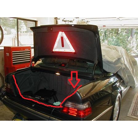 ยางขอบฝาประตูท้าย Mercedes benz W124 A1247500398 Rubber Seal - Rear Lid