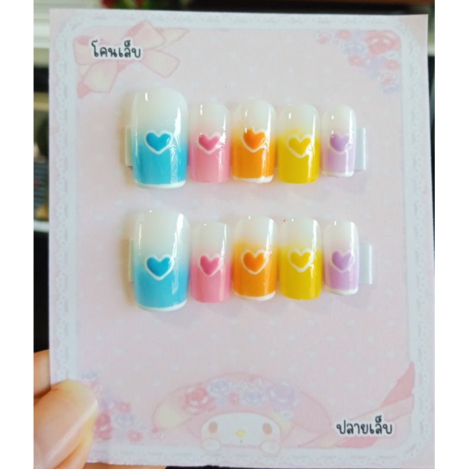 เล็บปลอมงานเพ้นท์ปลาย สีสันสดใส น่ารักมาก