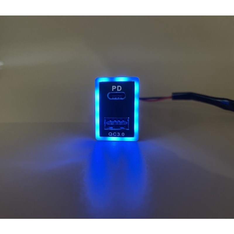 USB PD 3.0 + Quick charge พร้อมขั้วYบุหรี่รถ สำหรับรถ Honda  / Toyota Vigo Revo newFortunet ปี2007-2022