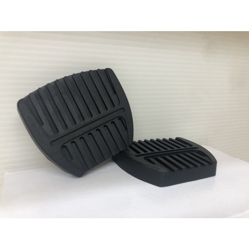 แผ่นรองเหยียบเบรกรถยก Toyota1319-20540-71 6FD25 7FD25 8FD25
