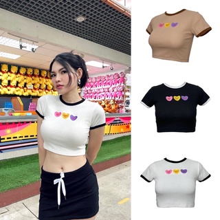 I’m in love 💕 Crop top เสื้อครอปปักลายหัวใจ