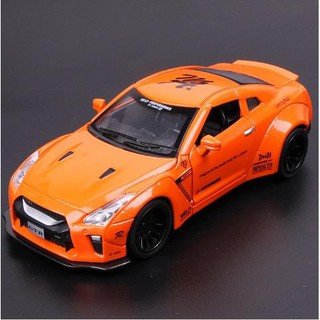 โมเดลรถยนต์Nissan GTR super run sound and light pull back door 1:32 alloy car   สีส้ม