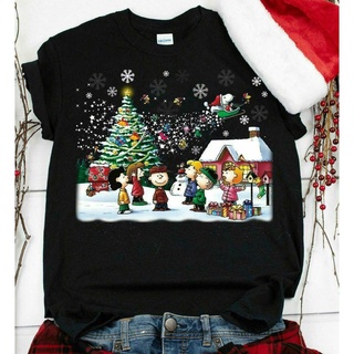 เสื้อยืด Christmas Shirt Peanuts Gang Charlie Brown Snoopy Singing Around Christmas Tree xmas