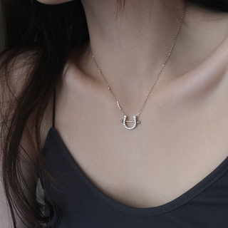 สร้อยคอโซ่จี้เกือกม้า Plated 925 Elegant and Simple ฝังเพทาย Fashion Necklace