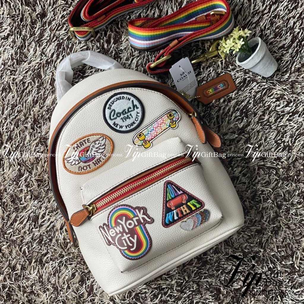 COACH CHARTER BACKPACK WITH PATCHES กระเป๋าเป้สะพายรุ่นนี้เป็นส่วนหนึ่งของ Coach Pride Collection