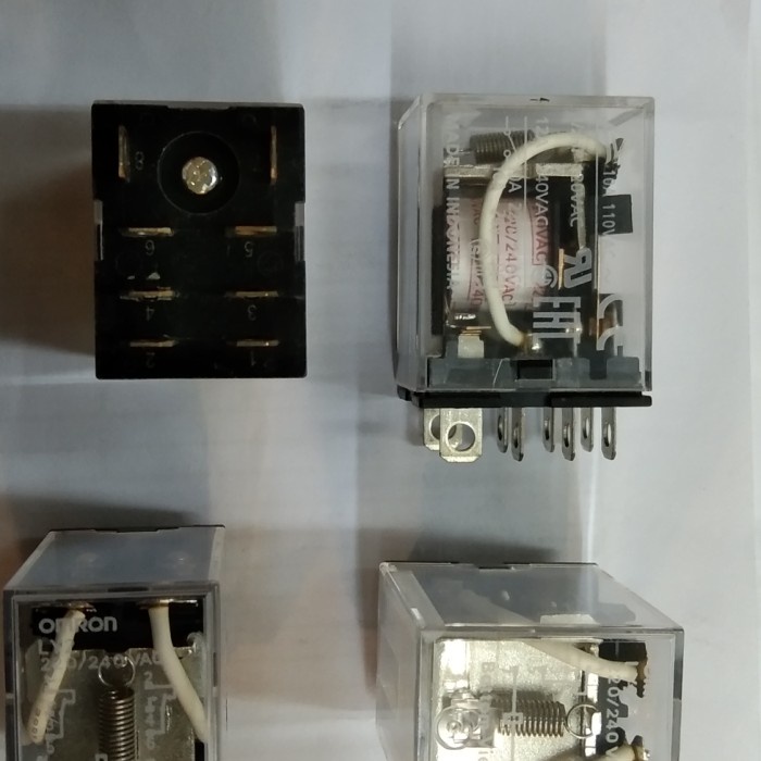 รีเลย์ LY2 OMRON ORI 220 vac