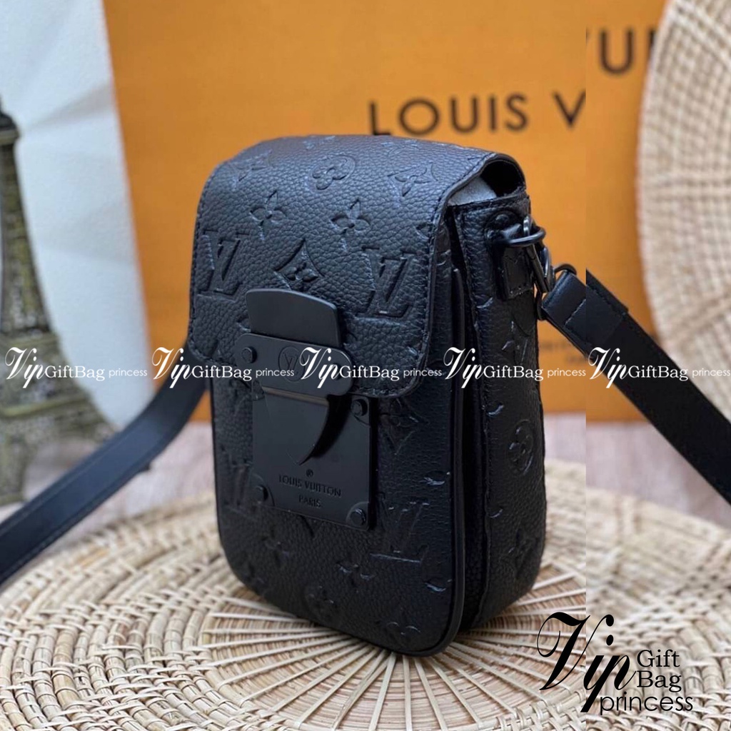 Louis Vuitton LV lined phone pouch 2025 Black Nylon ref.250689 - Joli Closet