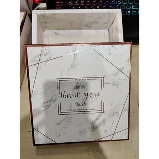 กล่องของขวัญ แยกเฉพาะกล่อง ขนาดM มีหลายลายครับ