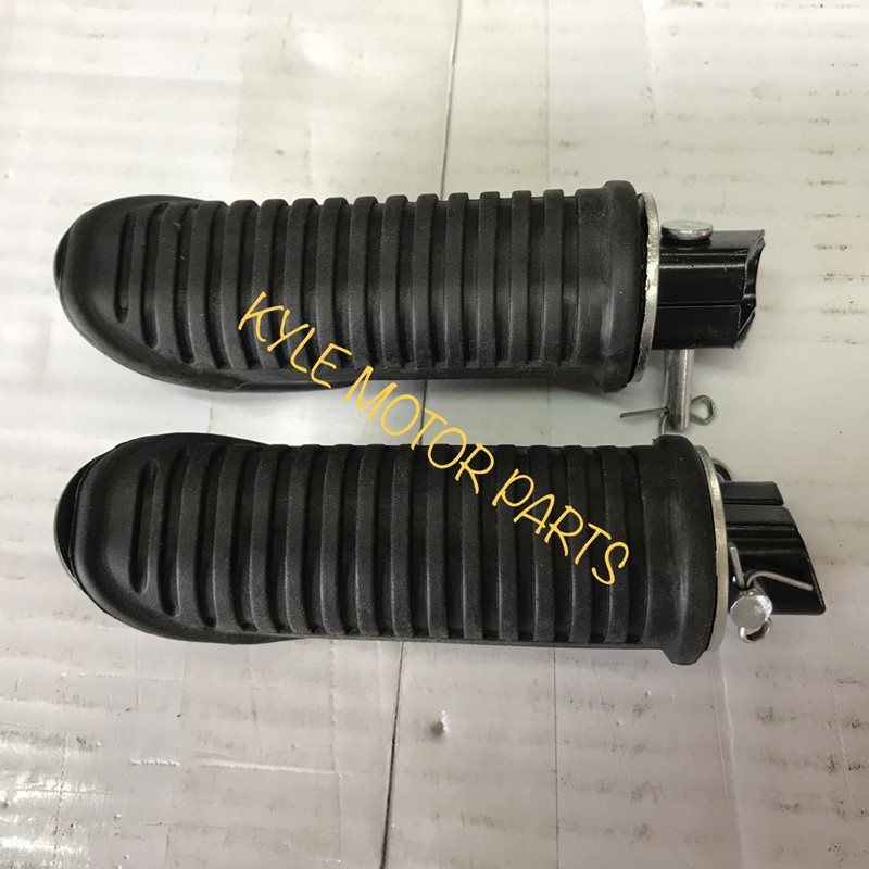 SUZUKI RG110 REAR FOOTREST SET A CLASS