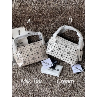 💕BaoBao Issey Miyake Small Boston Bag กระเป๋าบอสตันที่มีดีไซน์สปอร์ต