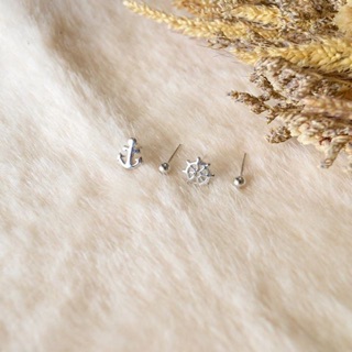 anchor earrings set.