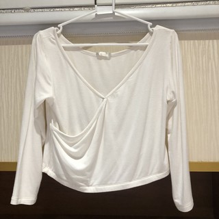 ส่งต่อWhite crop top Cotton100% สภาพดีมาก สีขาวไม่หมอง