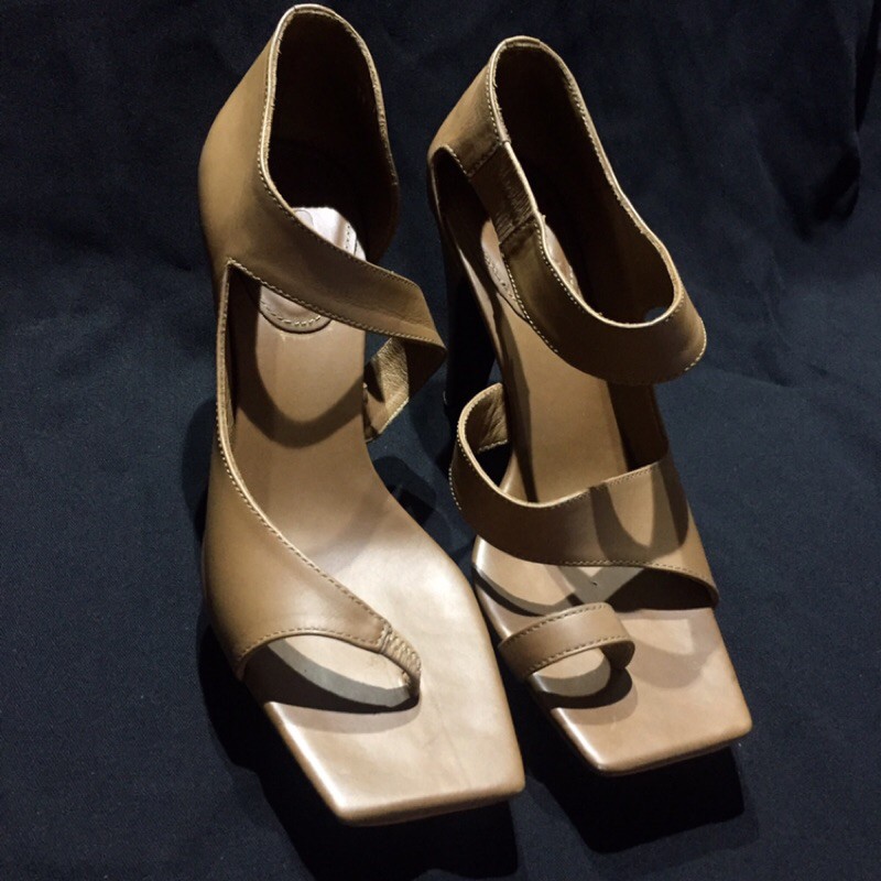 [USED] Romeo & Julieta - ส้นสูง รองเท้าหนัง เสริมพื้น - Size 37 แต่เหมาะกับคนใส่ไซส์ 38