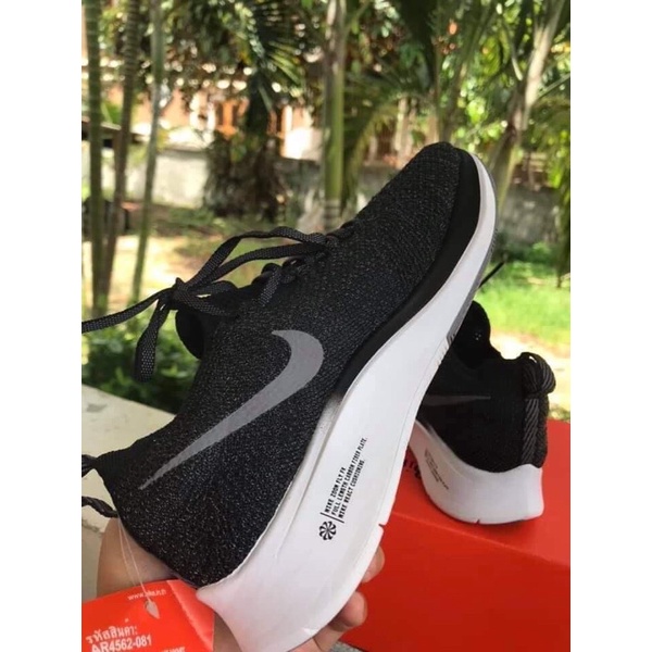 รองเท้าผ้าใบผู้หญิง nike