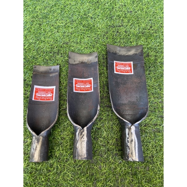 เสียมเหล็กแหนบ ช่างเสริม (แบบโกบ) ขนาด2.5นิ้ว3นิ้วและ4นิ้ว เสียมตีจากเหล็กแหนบแท้ใบมีดคมทนแข็งแรงสาม