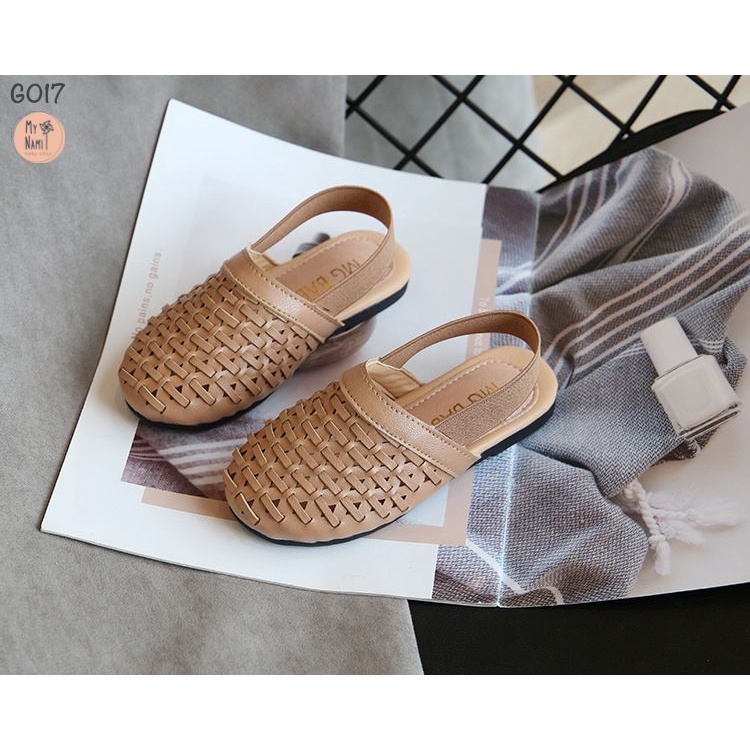 รองเท้าแตะถัก G017**