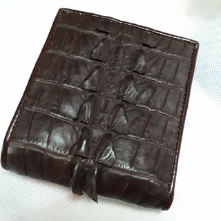 crocodile bifold wallet brown color กระเป๋าสตางค์สีน้ำตาล