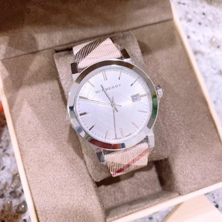 ⌚⌚นาฬิกาข้อมือหญิง𝑩𝒖𝒓𝒃𝒆𝒓𝒓𝒚 ของแท้ 💯 % สายหนังลายBurberry✦ ขนาด 38 𝒎𝒎.