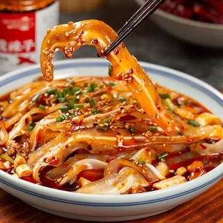 น้ำพริกเสฉวน พริกน้ำมัน พริกปรุงรส(川娃子、油泼辣子) ขนาด 230g พร้อมส่ง ซอสพริก พริกเสฉวน เครื่องปรุงรส พริก