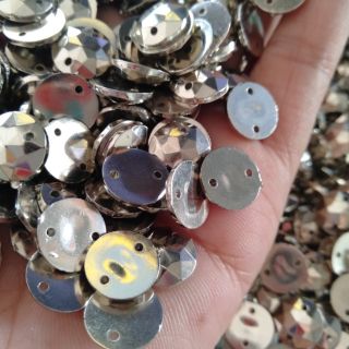 ลูกปัดเพชรสีเงิน 50 ชิ้น 48 บาท