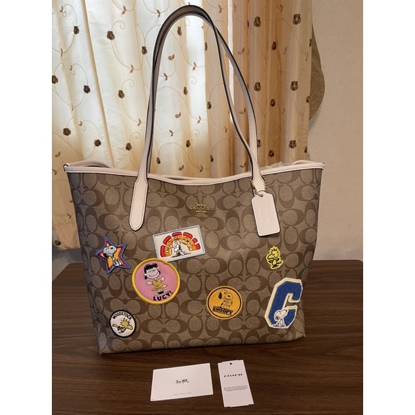 กระเป๋า coach snoopy tote มือสอง