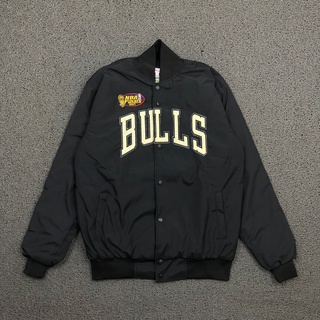 เสื้อแจ็กเก็ตบอมเบอร์ NBA BULLS สีดํา พรีเมี่ยม