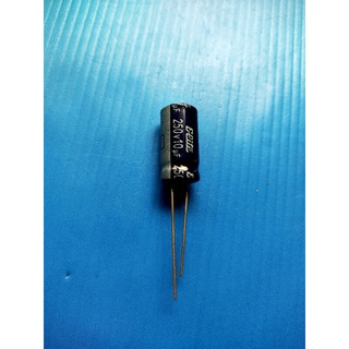 C.คอนเดนเซอร์ 10 uF 250V