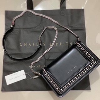 ♥️Charles &amp; Keith Chain Detail Clutch หน้าโซ่