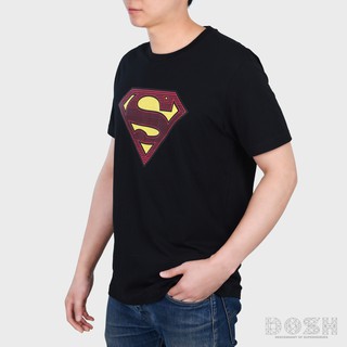 DOSH:MENST-SHIRTSเสื้อยืดคอกลมแขนสั้นผู้ชาย สีดำ ลิขสิทธิ์พิมพ์ลายSUPERMAN  รุ่นESMT5017