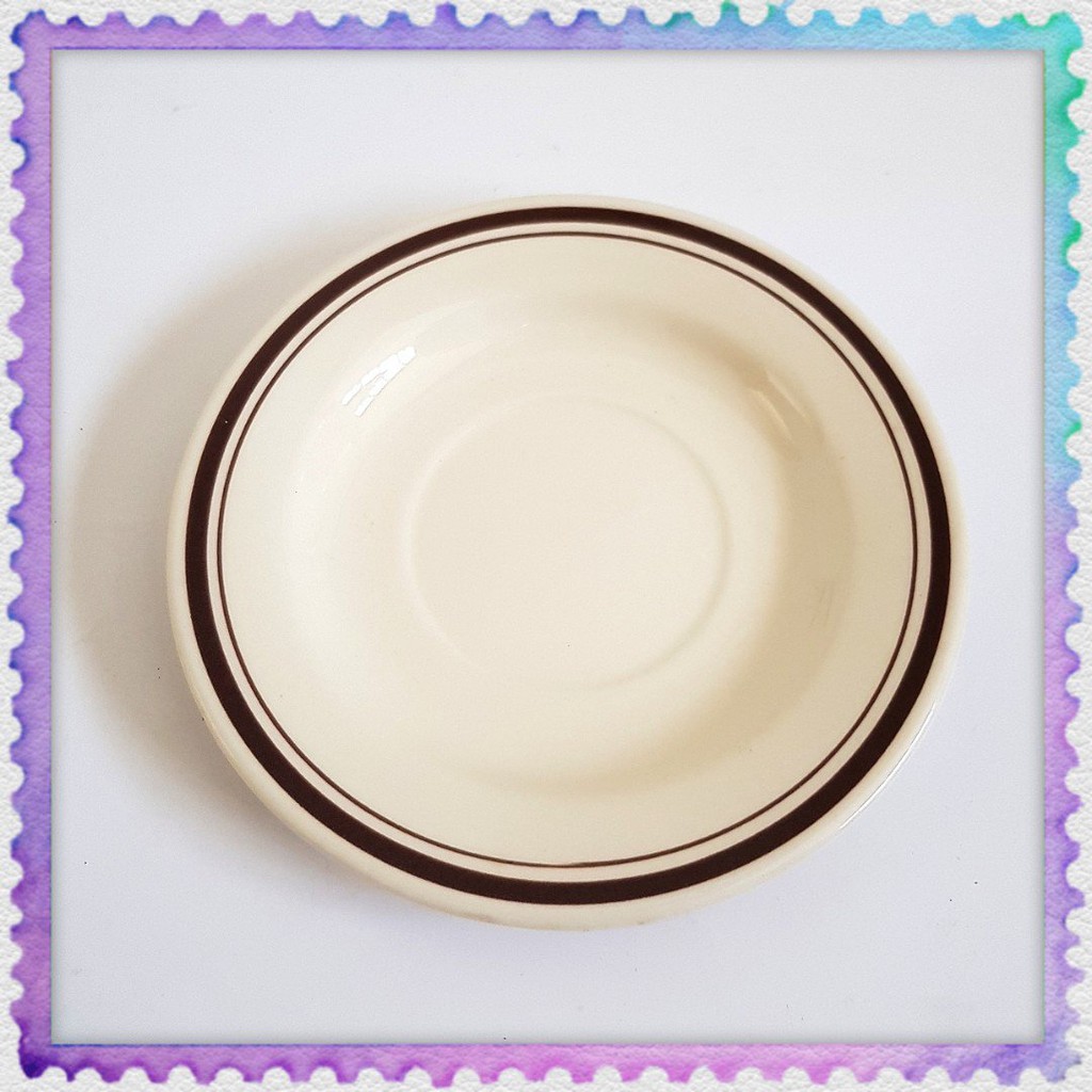 จานเซรามิคลายครามเล็กออกแบบโดย Nikko