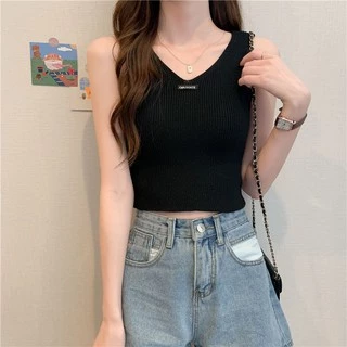 JJ Shop💜พร้อมส่ง เสื้อกล้ามไหมพรม​คอวีเก๋ๆ​ "9397"