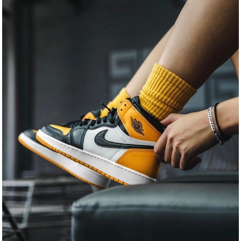 AIR JORDAN 1 HIGH OG YELLOW TOE TAXI thumbnail 5
