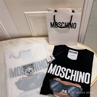 Ngd3 พร้อมส่ง!  Moschino ! เสื้อยืดแขนสั้น สวมใส่สบาย แฟชั่นใหม่