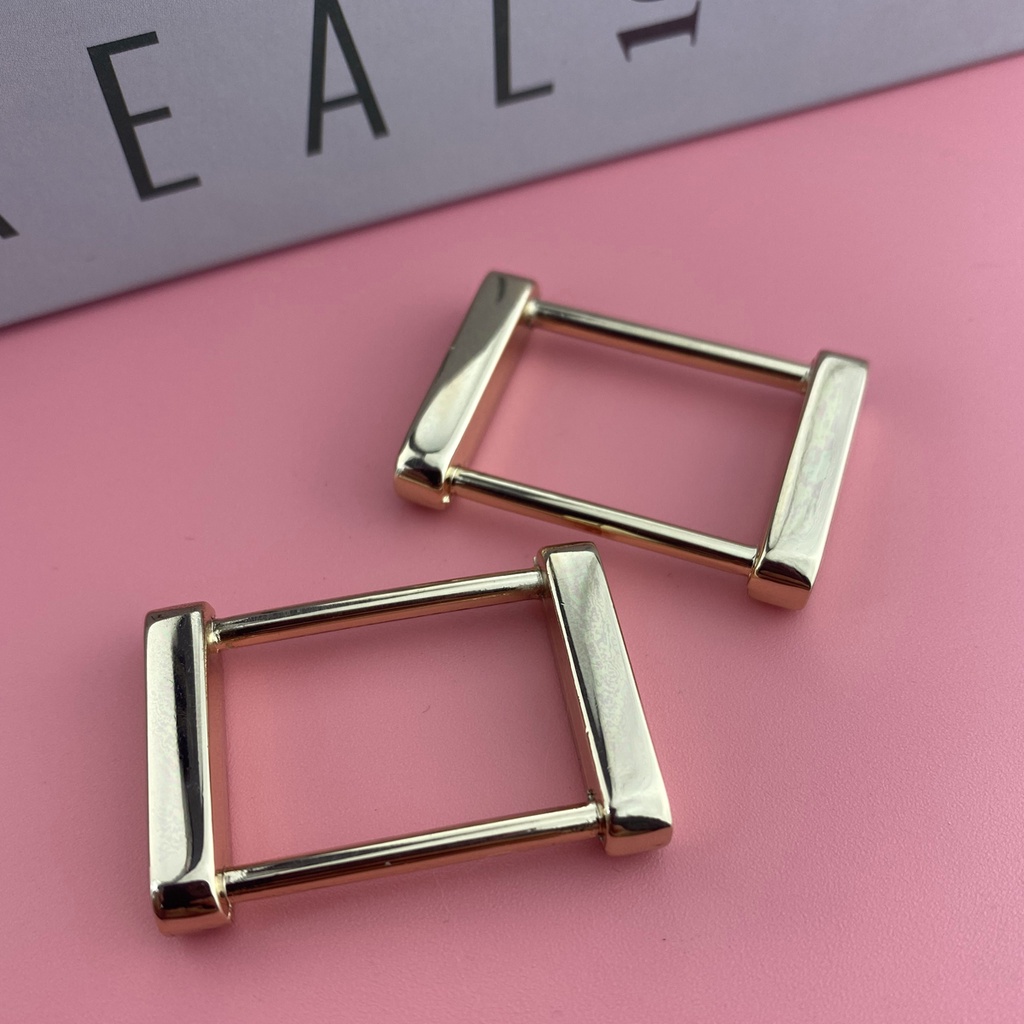 อะไหล่กระเป๋า ห่วงรูปสี่เหลี่ยม อุปกรณ์ DIY ขนาด 2.5 เซนติเมตร สีทองเงา มีสินค้าพร้อมส่ง** (991A0201